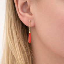 Cargar imagen en el visor de la galería, Antique Edwardian 9ct Gold Pendeloque Coral Drop Earrings
