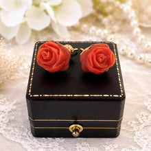 Cargar imagen en el visor de la galería, Vintage 18ct Gold Red Coral Carved Rose Earrings
