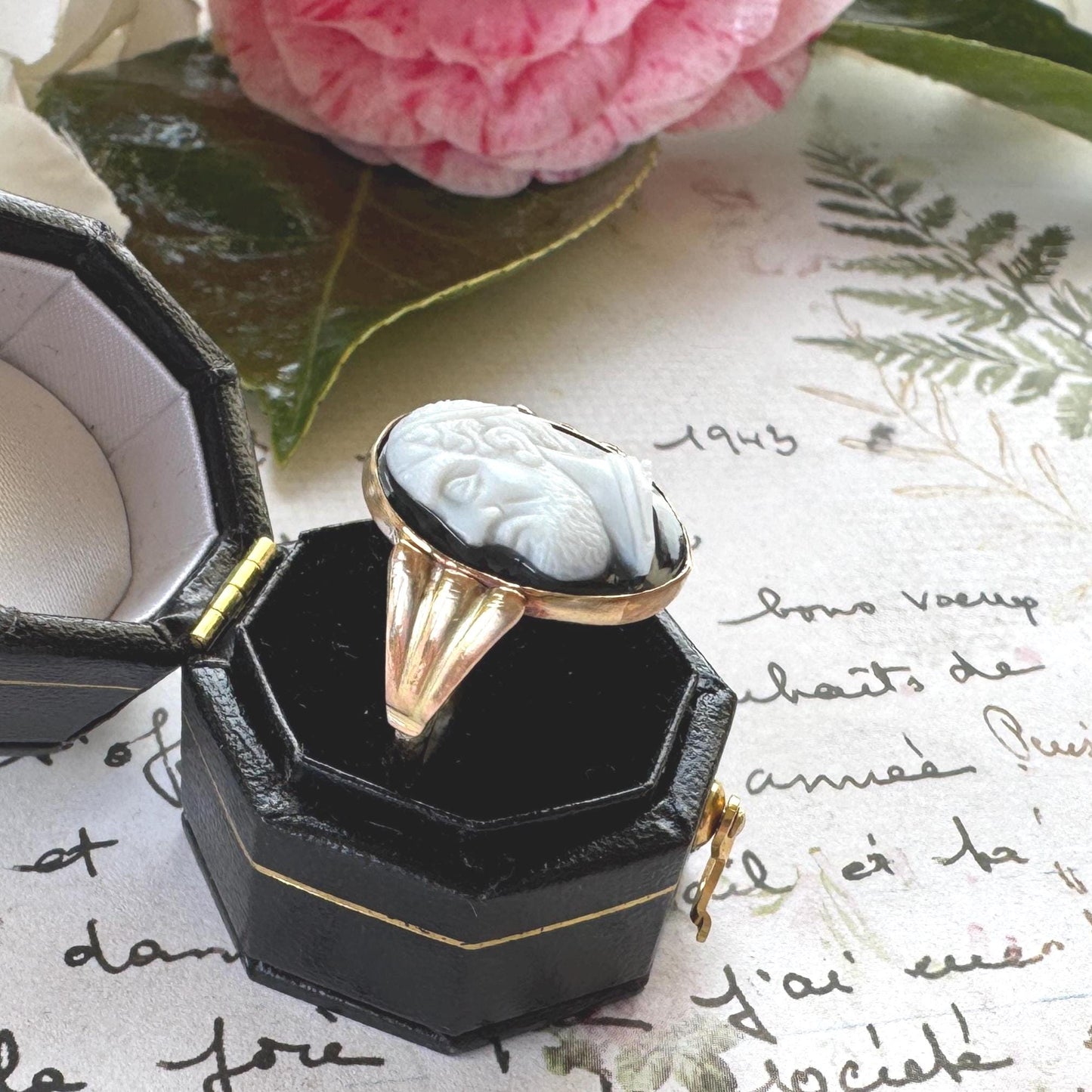 Antique Victorian Hardstone Cameo Ring, Classical Male Profile in Gold Cased Mount, c.1880–1900