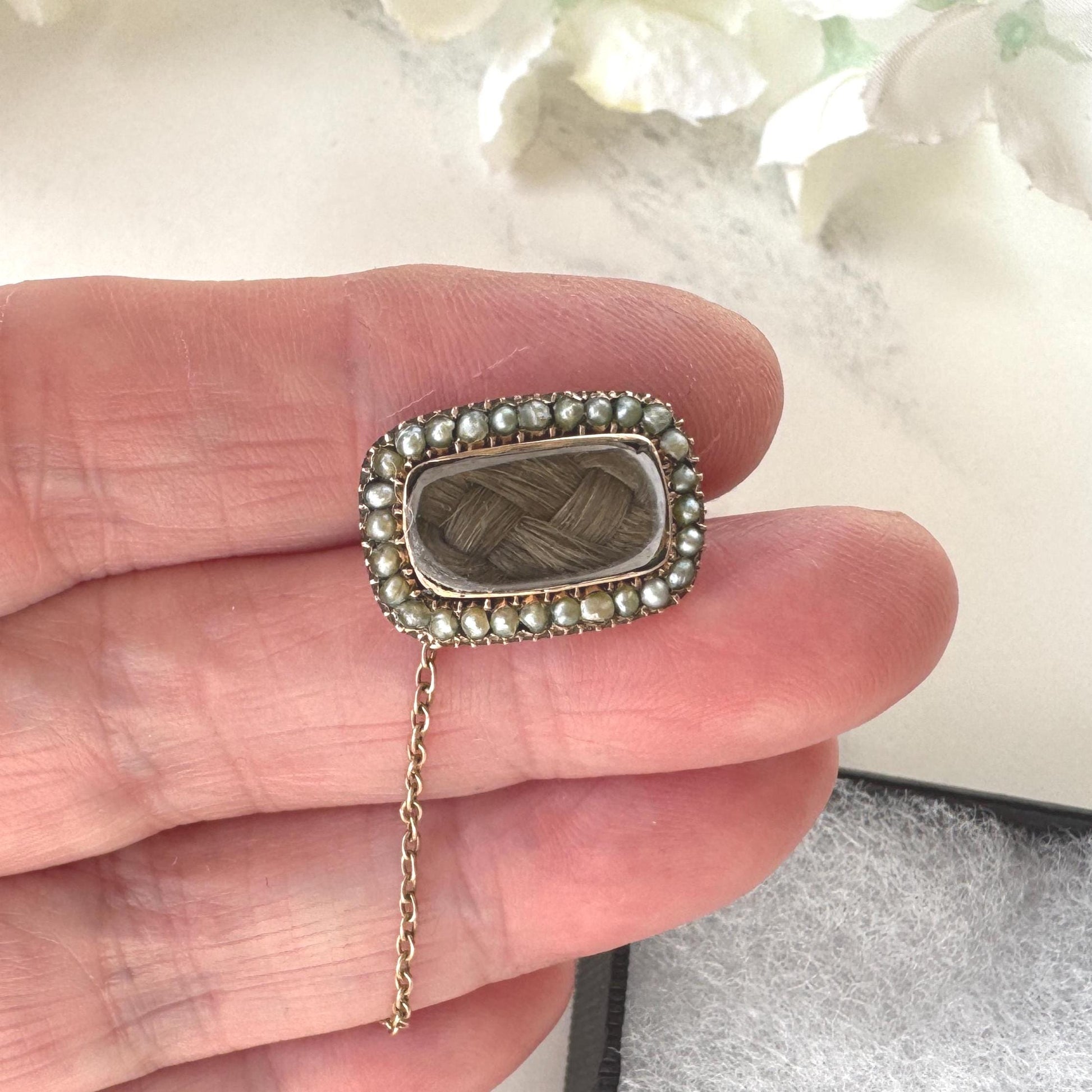 Antique Georgian 9ct Gold & Pearl Mourning Cravat Pin with Hairwork Compartment