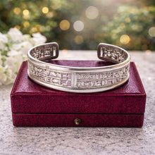 画像をギャラリービューアに読み込む, Vintage Sterling Silver Egyptian Hieroglyphic Bangle
