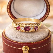 Charger l'image dans la galerie, Antique Victorian 18ct Gold, Rubellite Tourmaline &amp; Diamond 5 Stone Ring
