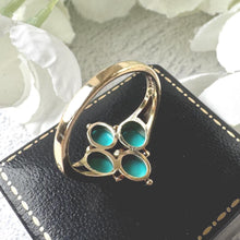 Charger l'image dans la galerie, Vintage 9ct Gold &amp; Turquoise Victorian Style Kite Ring
