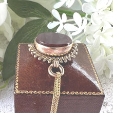 Charger l'image dans la galerie, Antique Victorian Spinner Fob, 1902 9ct Gold Carnelian Bloodstone Pendant Watch Chain Charm
