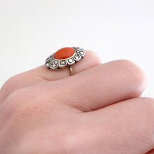 Charger l'image dans la galerie, Antique Art Deco Sterling Silver Coral Cabochon Ring
