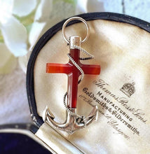 Charger l'image dans la galerie, Victorian Scottish Banded Agate Cross &amp; Fouled Anchor Silver Brooch
