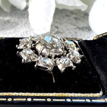 Carica l'immagine nel visualizzatore di Gallery, Georgian Rose Cut Diamond Daisy Halo Brooch, 18ct Gold, Foiled Diamonds
