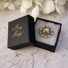 Carica l'immagine nel visualizzatore di Gallery, Georgian Rose Cut Diamond Daisy Halo Brooch, 18ct Gold, Foiled Diamonds

