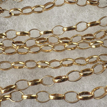 Lade das Bild in den Galerie-Viewer, Vintage 9ct Gold Oval Belcher Link 27" Long Chain Necklace: London 1983 Hallmarks
