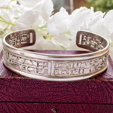 画像をギャラリービューアに読み込む, Vintage Sterling Silver Egyptian Hieroglyphic Bangle
