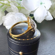 Charger l'image dans la galerie, Antique Art Deco Sapphire and Diamond Cluster Ring, Platinum Topped 18ct Gold, c.1920
