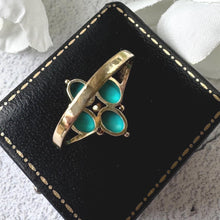 Charger l'image dans la galerie, Vintage 9ct Gold &amp; Turquoise Victorian Style Kite Ring
