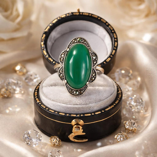 Art Deco Green Chrysoprase Cabochon Silver Ring