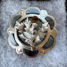 Charger l'image dans la galerie, Antique Victorian Scottish Agate Citrine Thistle Brooch, Sterling Silver Pebble Jewellery c1900
