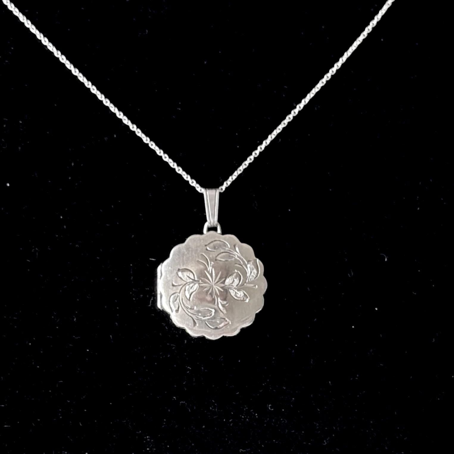 Vintage Sterling Silver Locket Necklace, Birmingham 1980, Engraved Floral Star, Scalloped Edge Pendant