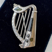 Carica l'immagine nel visualizzatore di Gallery, Antique Silver Irish Harp Brooch with Connemara Marble Shamrock, Hallmarked 1904
