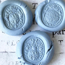 Charger l'image dans la galerie, Rare Georgian Silver Triple Intaglio Seal Spinner Fob, Baron Löwen c1730
