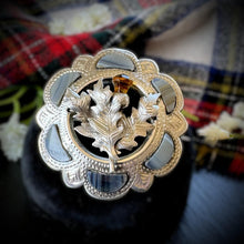 Charger l'image dans la galerie, Antique Victorian Scottish Agate Citrine Thistle Brooch, Sterling Silver Pebble Jewellery c1900

