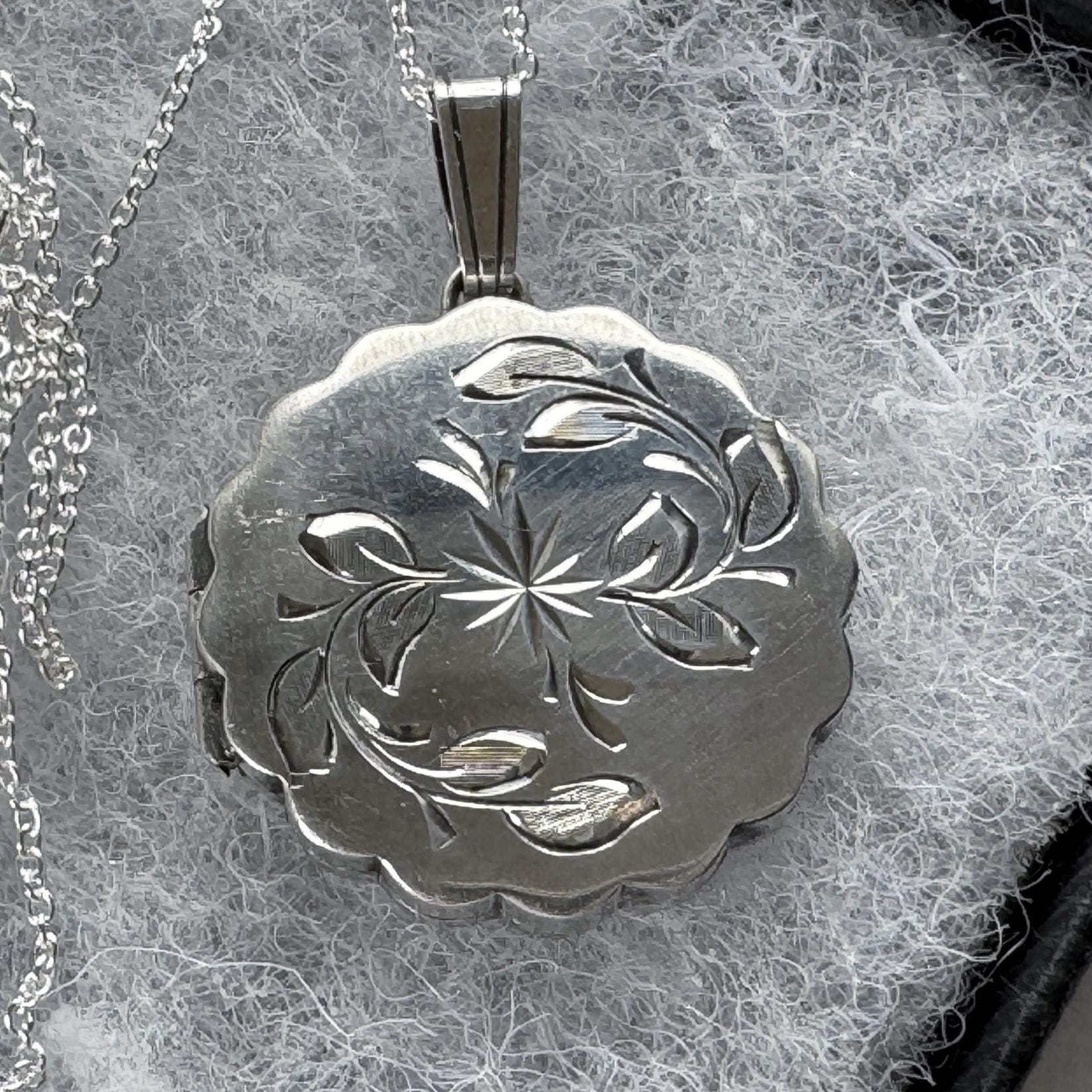 Vintage Sterling Silver Locket Necklace, Birmingham 1980, Engraved Floral Star, Scalloped Edge Pendant