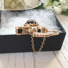 Carica l'immagine nel visualizzatore di Gallery, Antique Victorian Large 9ct Gold Almandine Garnet Shield Padlock Pendant/Bracelet Charm
