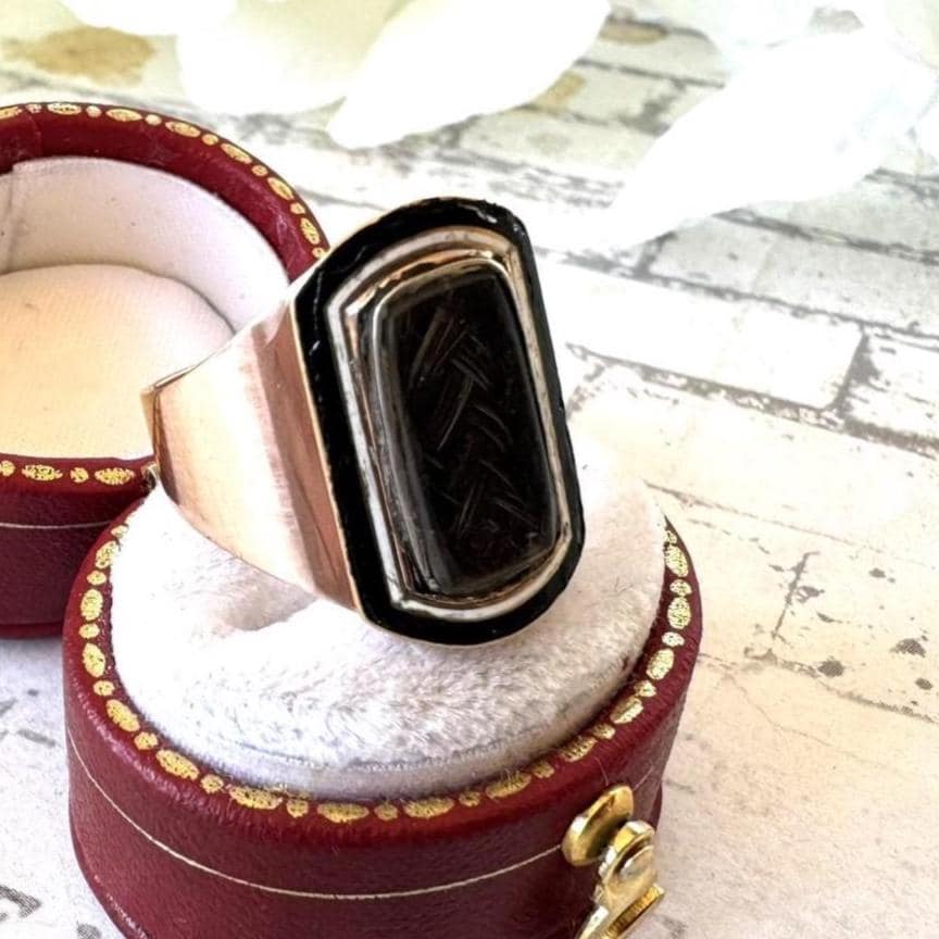 Georgian 18ct Gold Hairwork Mourning Ring Inscribed Lady Knatchbull 1799