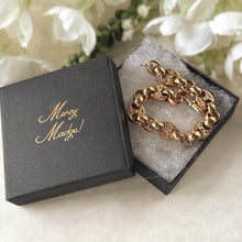 Carica l'immagine nel visualizzatore di Gallery, Antique Victorian Heavy 9ct Rose Gold Belcher Bracelet with Floral Engraved Anchor Links
