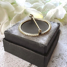 Charger l'image dans la galerie, Vintage Wedgwood Black Jasperware Sterling Silver Cupid Brooch
