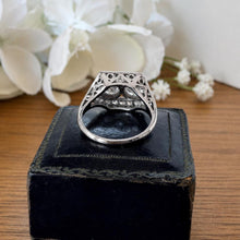 Carica l'immagine nel visualizzatore di Gallery, Art Deco Toi et Moi Diamond Ring 2.00ct Matched Old European Cut Diamonds Platinum Antique Engagement Ring
