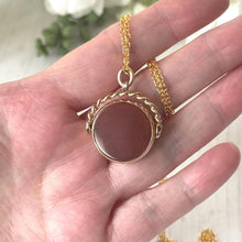 Charger l'image dans la galerie, Antique 9ct Gold Spinning Fob Seal Pendant Fob With Bloodstone And Carnelian
