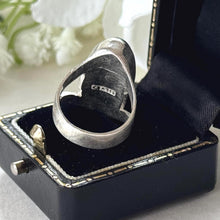 Carica l'immagine nel visualizzatore di Gallery, Vintage 1970s Sterling Silver Onyx Modernist Statement Ring, Size J-1/2/US 5
