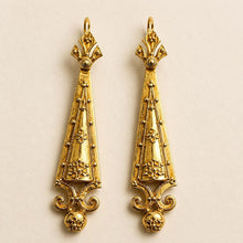 Carica l'immagine nel visualizzatore di Gallery, Antique Victorian 9ct Gold Archaeological Revival Earrings, Etruscan Statement Drops c1880
