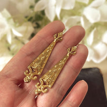 Carica l'immagine nel visualizzatore di Gallery, Antique Victorian 9ct Gold Archaeological Revival Earrings, Etruscan Statement Drops c1880

