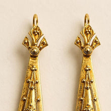 Carica l'immagine nel visualizzatore di Gallery, Antique Victorian 9ct Gold Archaeological Revival Earrings, Etruscan Statement Drops c1880
