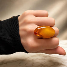 Charger l'image dans la galerie, Vintage 1980's Huge 30ct Natural Butterscotch Baltic Amber Statement Ring
