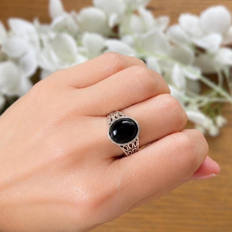 Vintage Whitby Jet Ring, Sterling Silver, London 1978 Hallmarked, UK S US 9