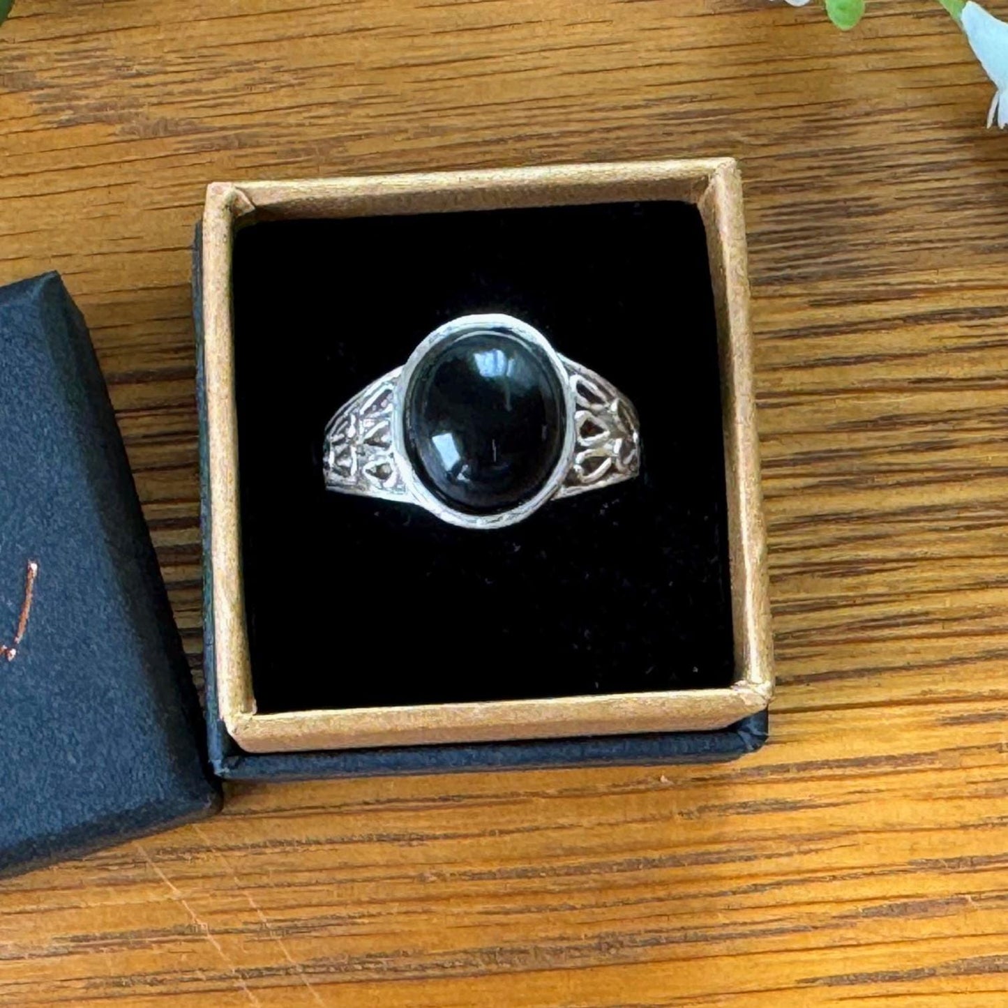 Vintage Whitby Jet Ring, Sterling Silver, London 1978 Hallmarked, UK S US 9