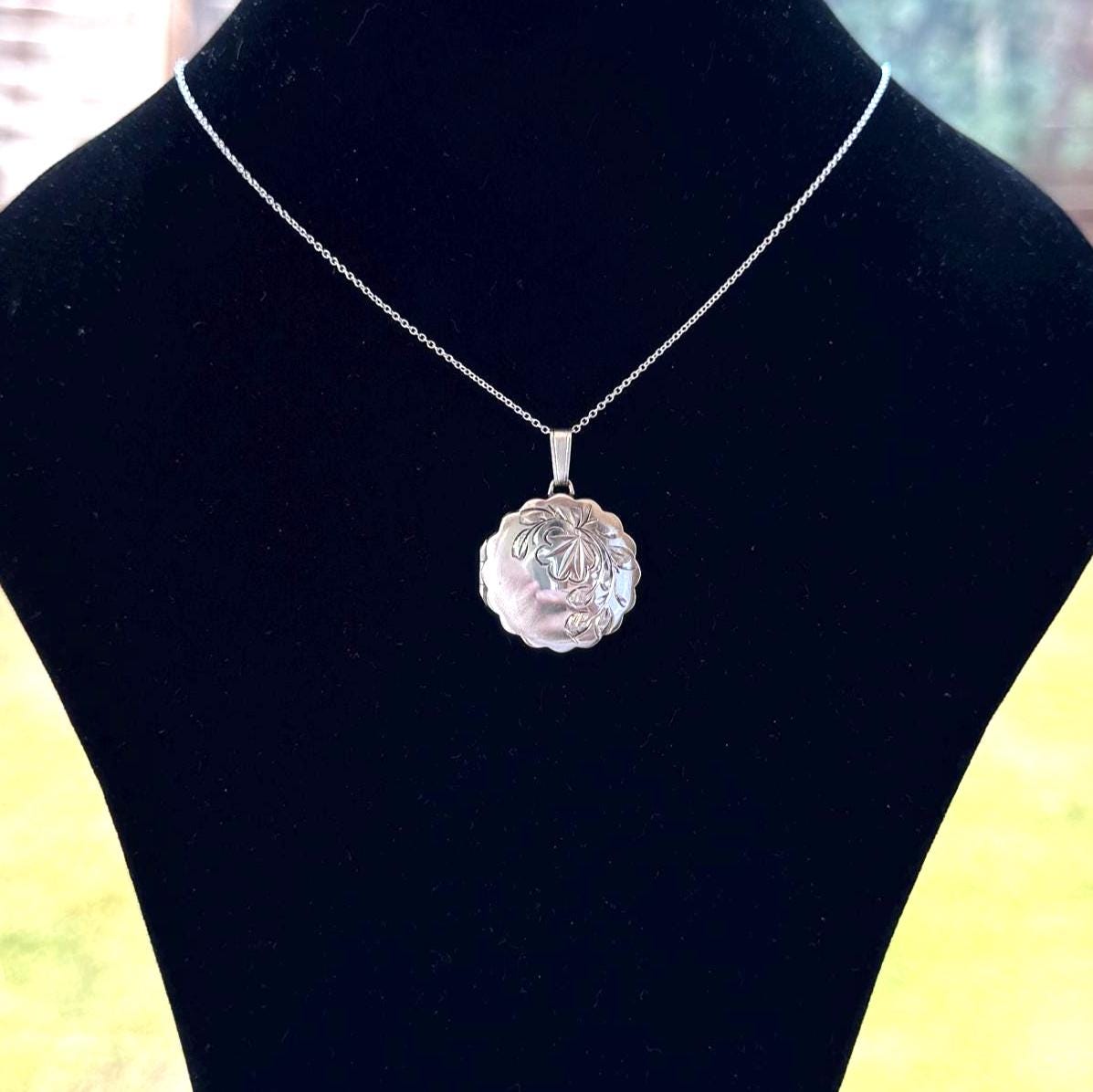 Vintage Sterling Silver Floral Engraved Pie Crust Locket Necklace, Birmingham 1978