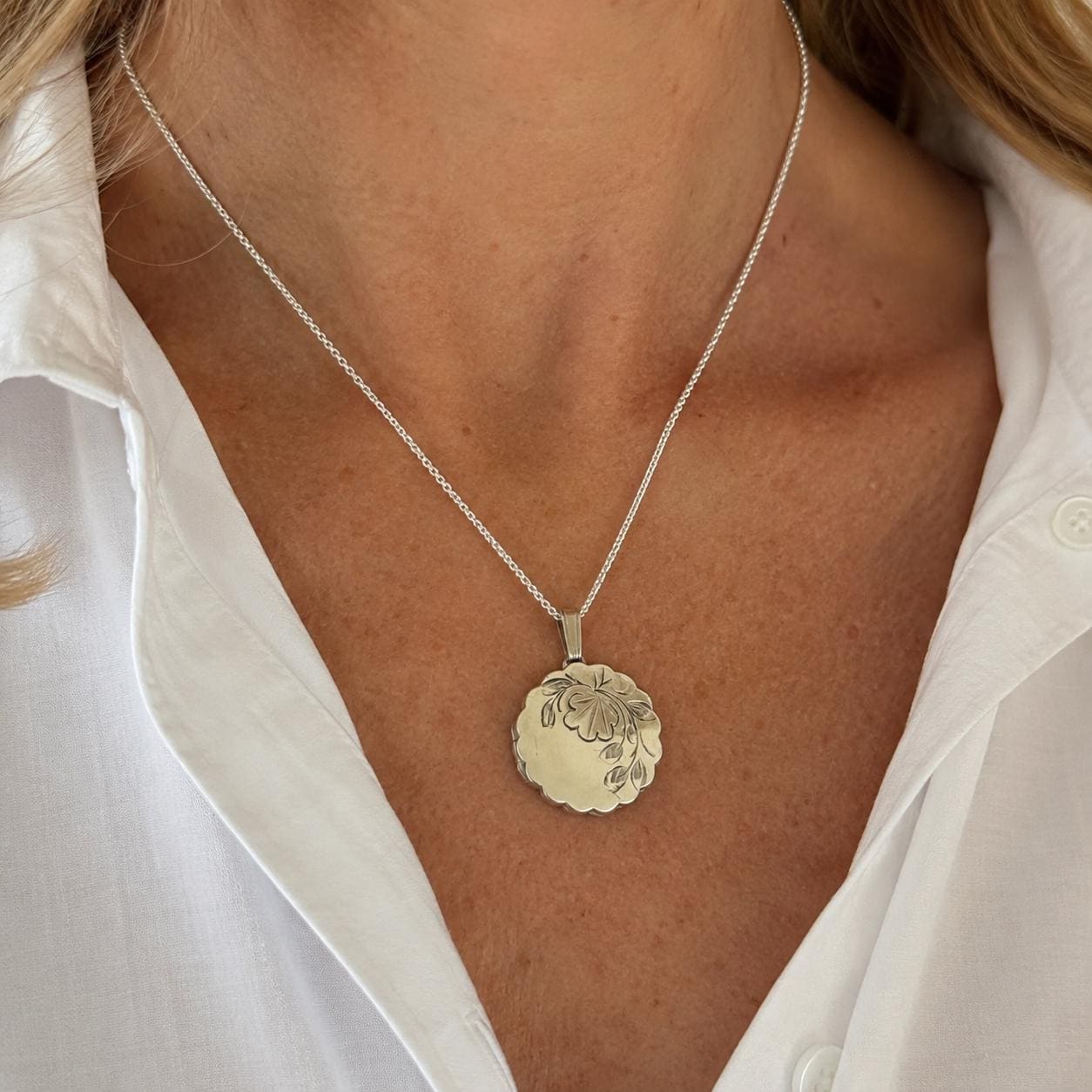 Vintage Sterling Silver Floral Engraved Pie Crust Locket Necklace, Birmingham 1978