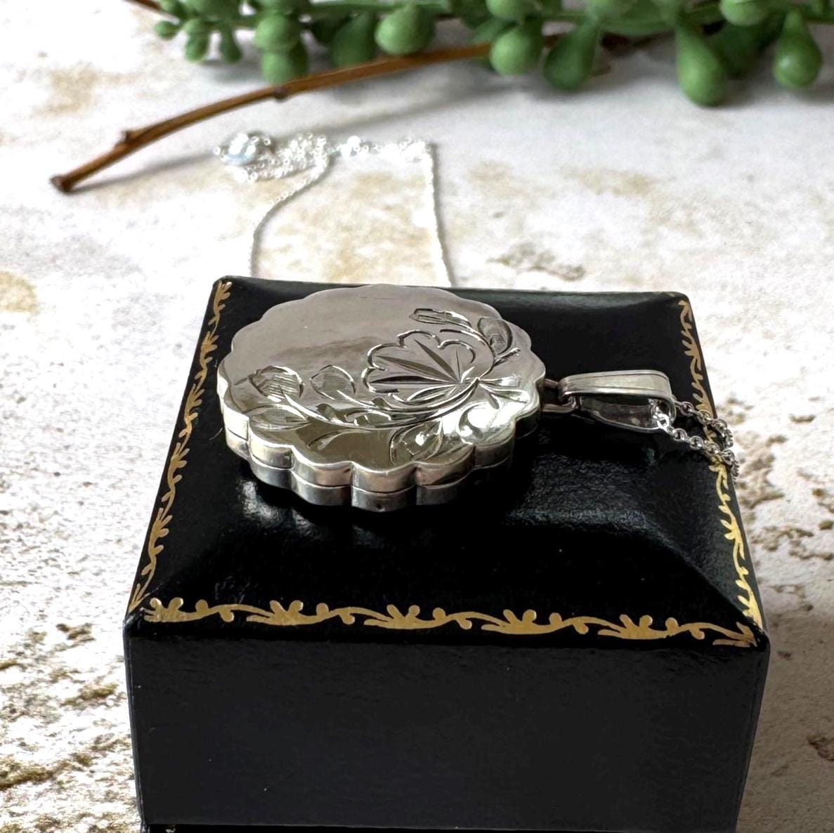 Vintage Sterling Silver Floral Engraved Pie Crust Locket Necklace, Birmingham 1978