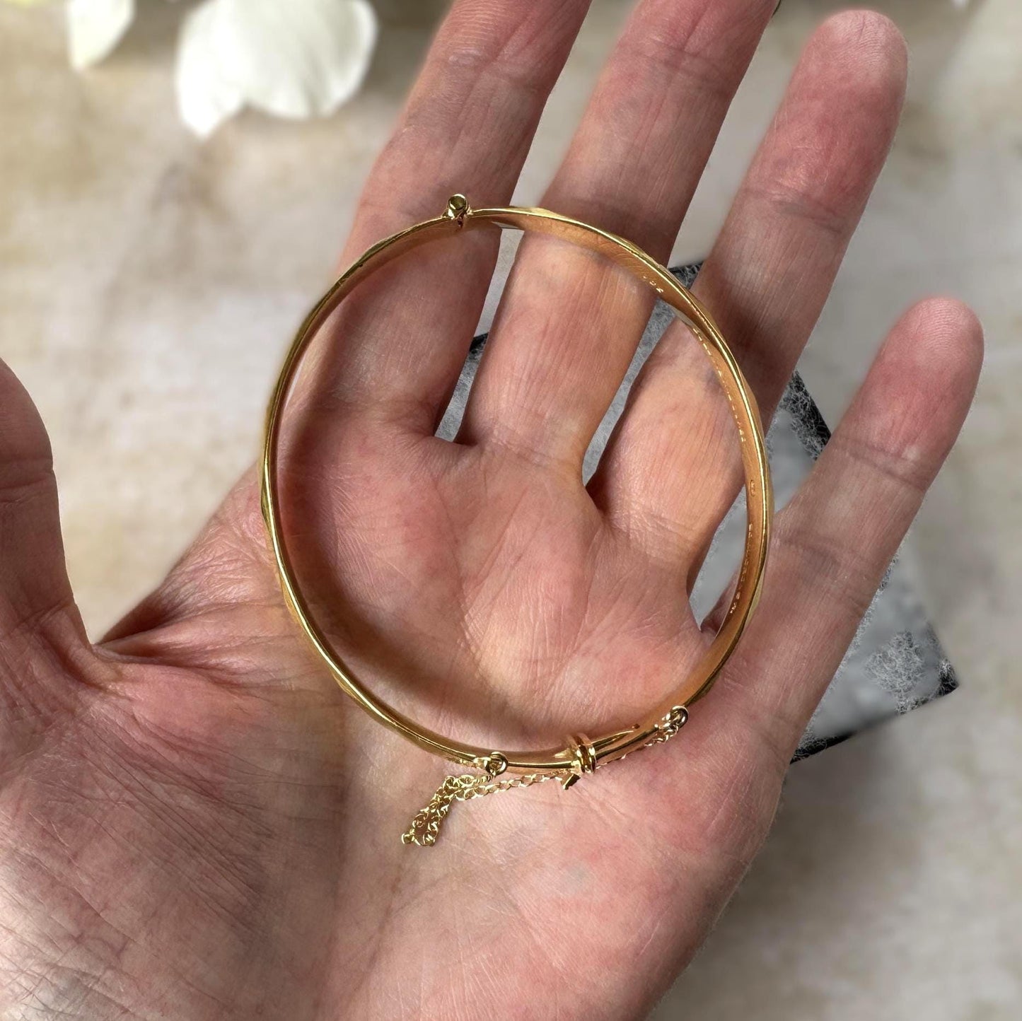 Vintage Fred Manshaw London 9ct Gold Metal Cored Diamond Cut Hinged Bangle