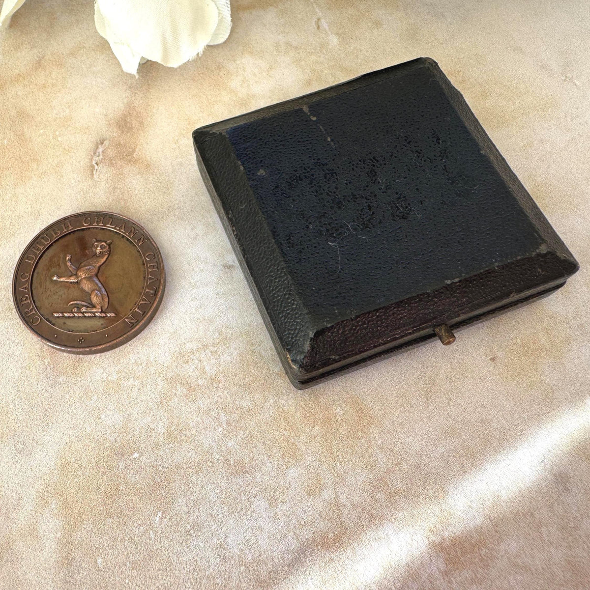 Antique Cased 1895 Bronze Medal Commemorating the Allegiance of Scottish Highland Clans Chattan and Macpherson