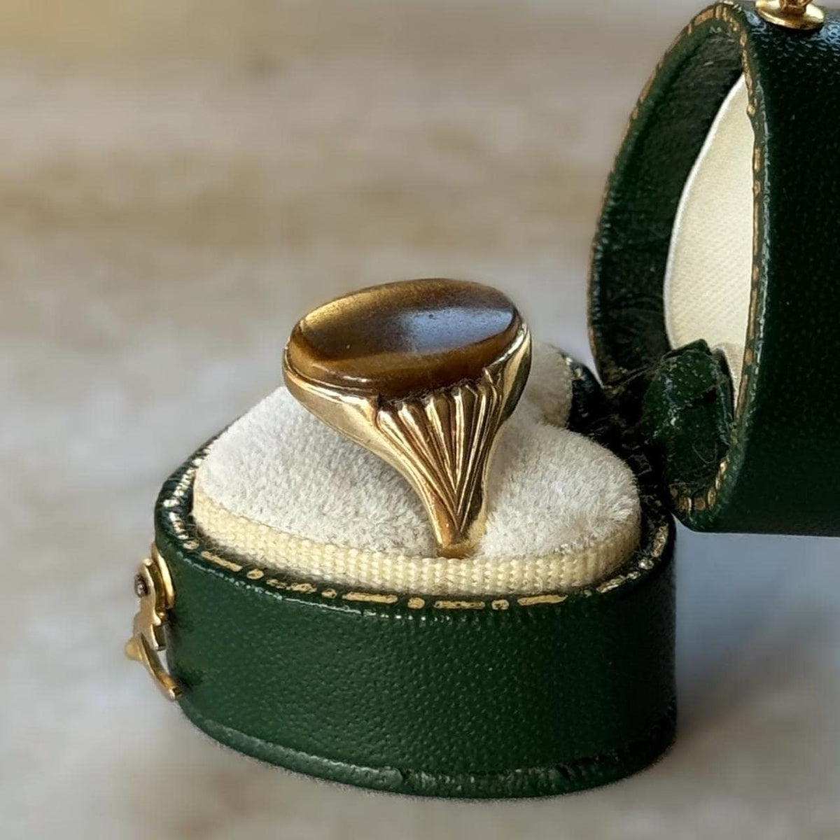 Vintage 1988 9ct Yellow Gold Tigers Eye Signet Seal Ring, Size O / 7-1/4