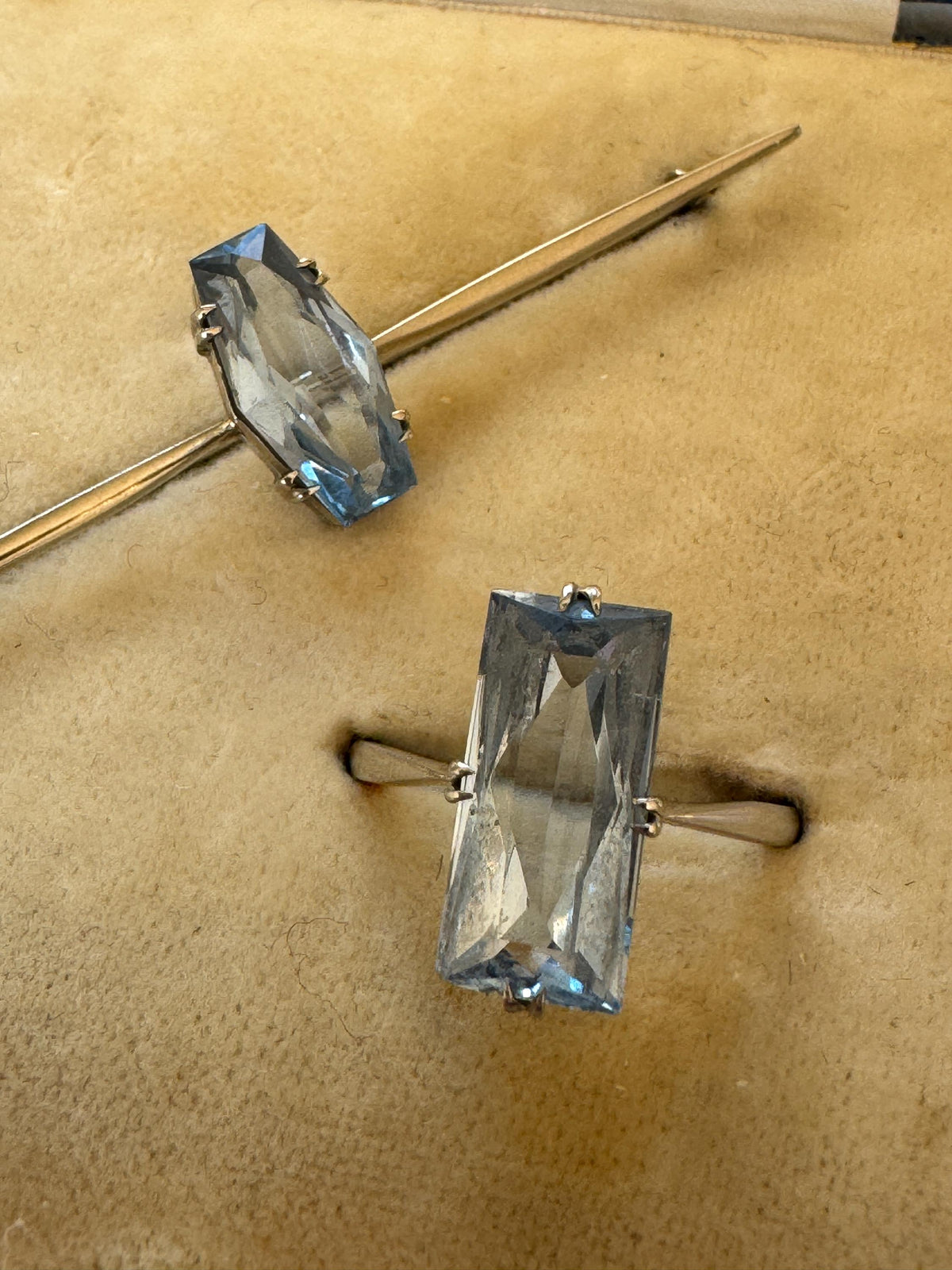 1920's Art Deco Blue Topaz 9ct Gold Jewellery Suite | Ring & Brooch | Original Fitted Presentation Case
