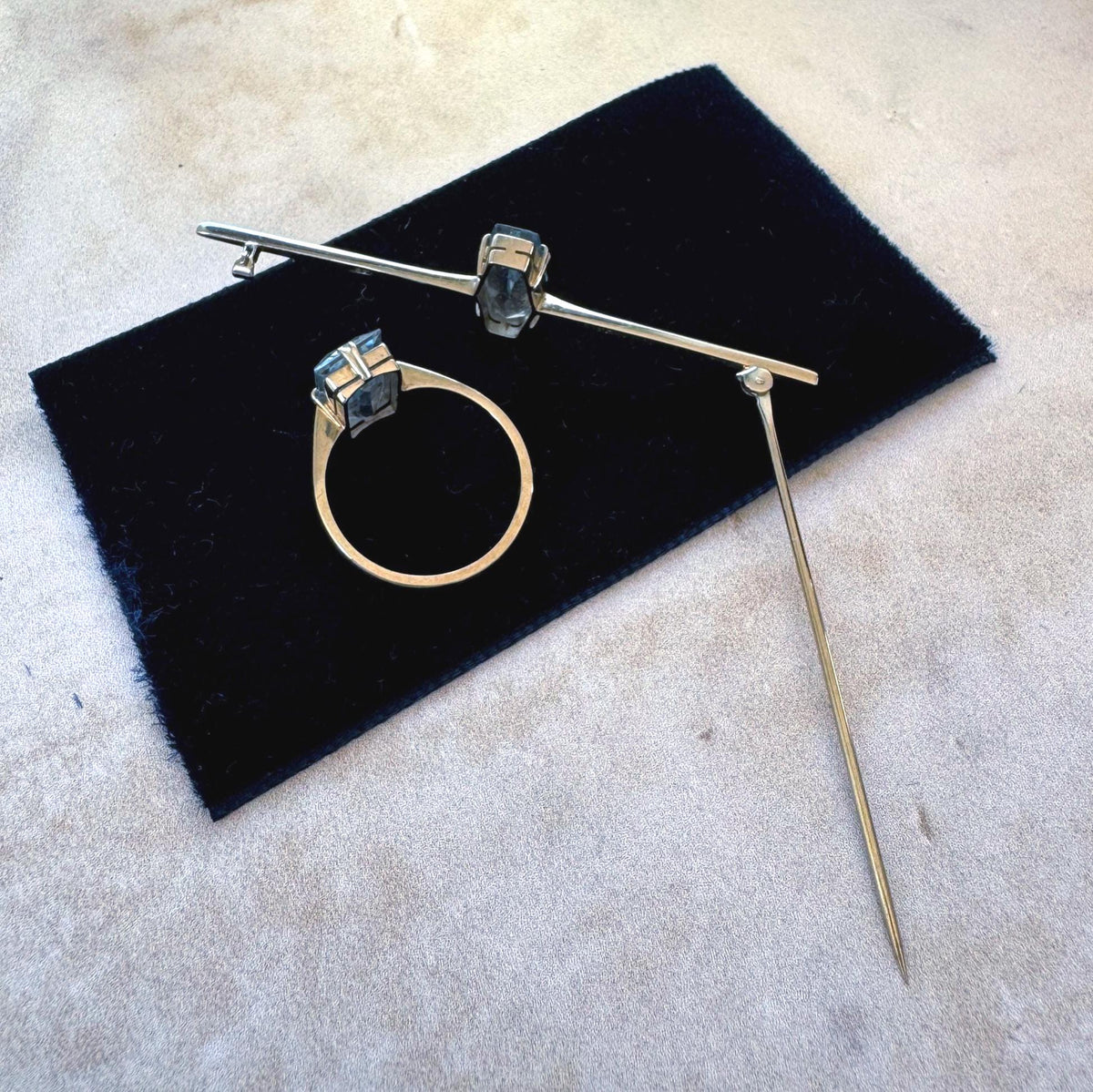 1920's Art Deco Blue Topaz 9ct Gold Jewellery Suite | Ring & Brooch | Original Fitted Presentation Case