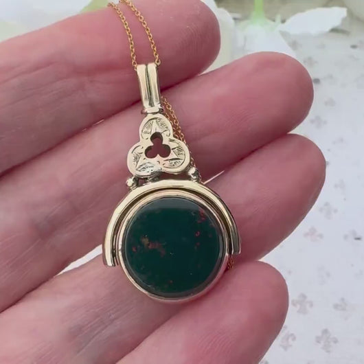 Victorian 9ct Gold Bloodstone & White Chalcedony Shamrock Spinner Fob Pendant