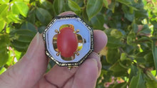 Cargar y reproducir el video en el visor de la galería, Vintage 14ct Gold Italian Red Coral Solitaire Ring
