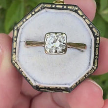 Charger et lire la vidéo dans la visionneuse de la Galerie, Vintage 18ct White Gold 0.43ct Diamond Solitaire Ring, Square Bezel Set
