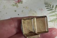 Carica e avvia il video nel visualizzatore di galleria, Georgian Silver Book/Bible Vinaigrette Pendant, Ledsam &amp; Vale, 1825
