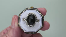 ギャラリービューアVintage English Whitby Jet Sterling Silver Ringに読み込んでビデオを見る
