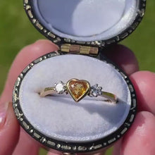 Charger et lire la vidéo dans la visionneuse de la Galerie, Vintage Golden Yellow Heart Cut Sapphire &amp; Diamond 18ct Gold Ring

